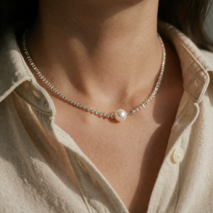Silver Beaded Necklace Béibhinn with Single Pearl