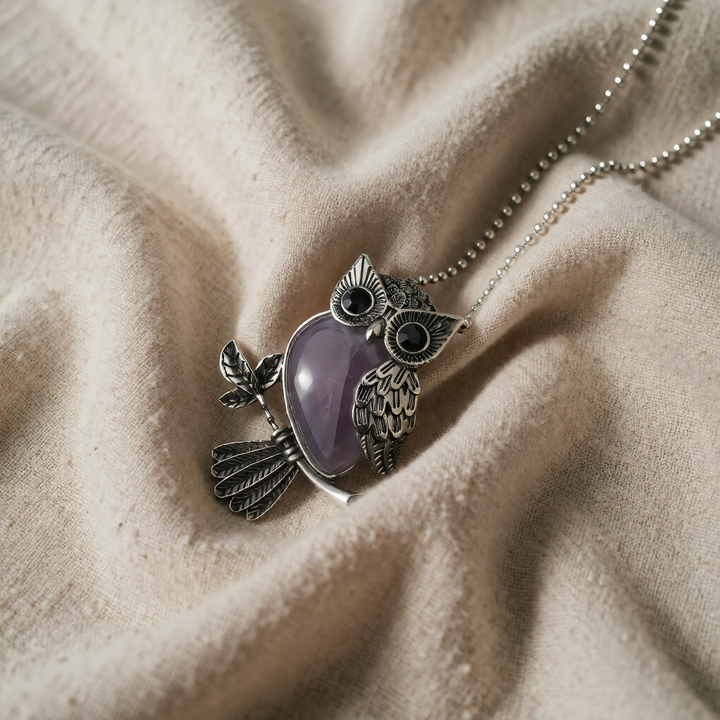 Silver Necklace Siobhán with Amethyst Owl