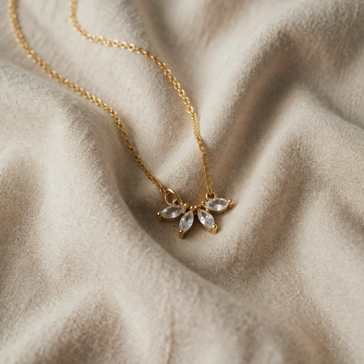 Gold Necklace Éabha with Zirconia