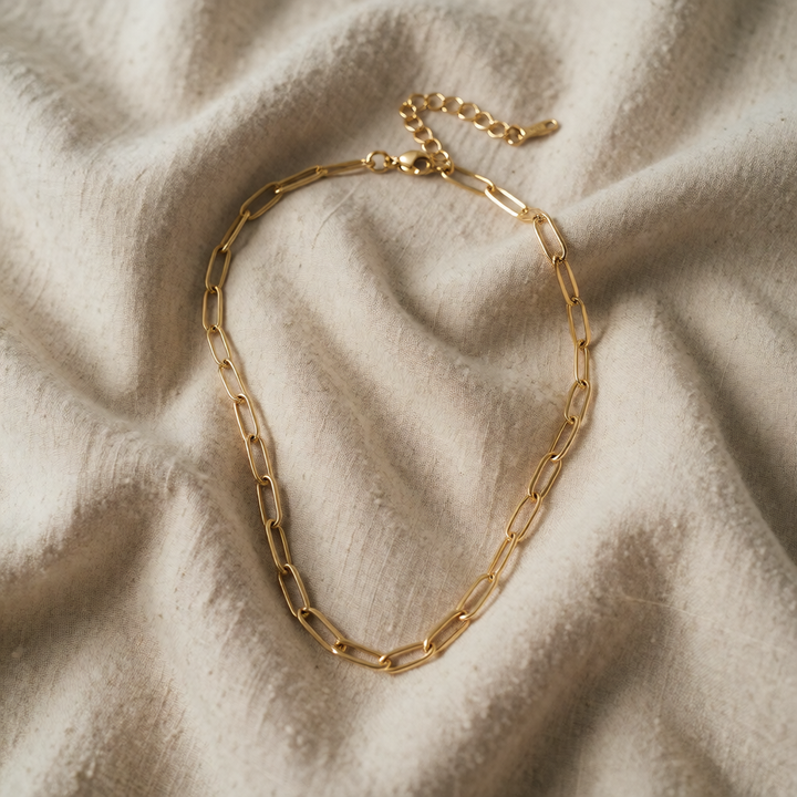 Gold Chain Necklace Muirne with Paperclip Links