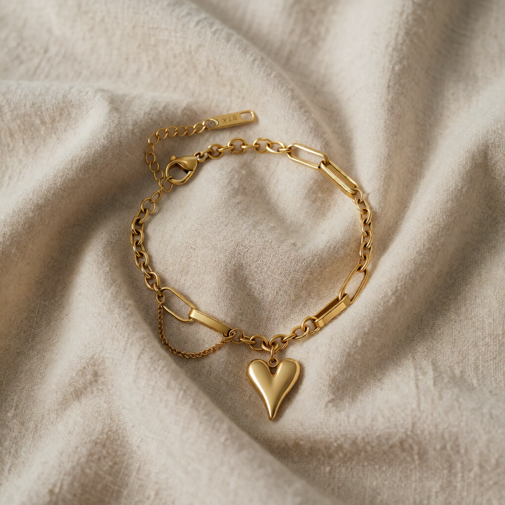 Gold Charm Bracelet Deirdre with Heart
