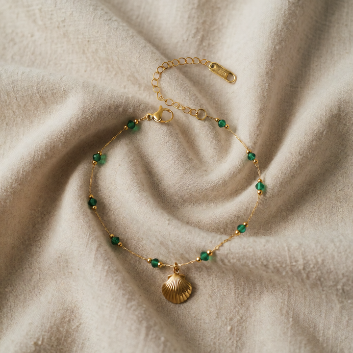 Gold Chain Bracelet Sadhbh with Shell