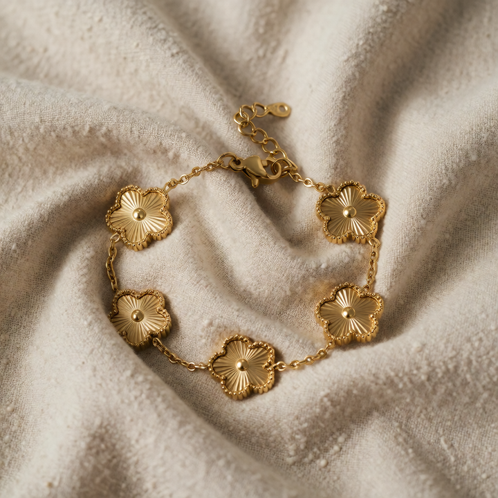 Gold Charm Bracelet Órla with Flower Motifs