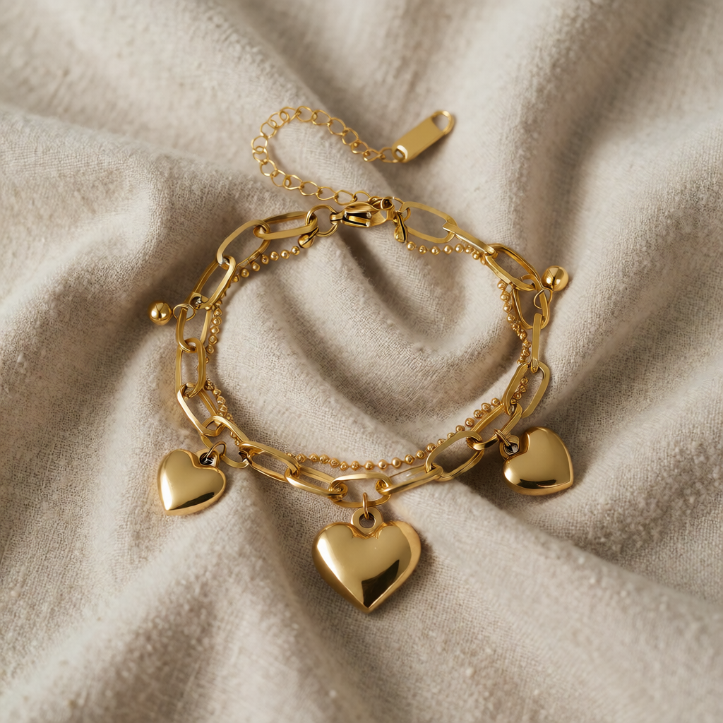 Gold Charm Bracelet Niamh with Hearts