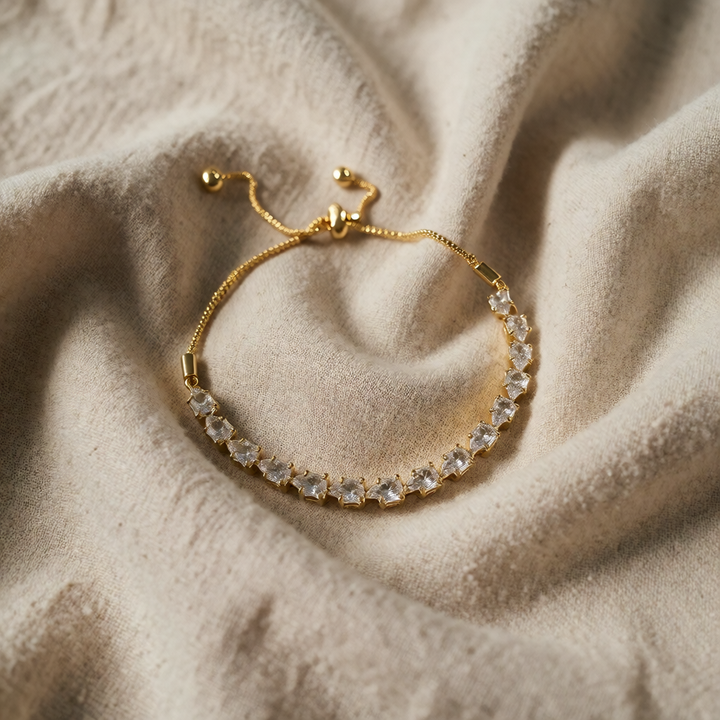 Gold Chain Bracelet Méadhbh with Crystal Stones