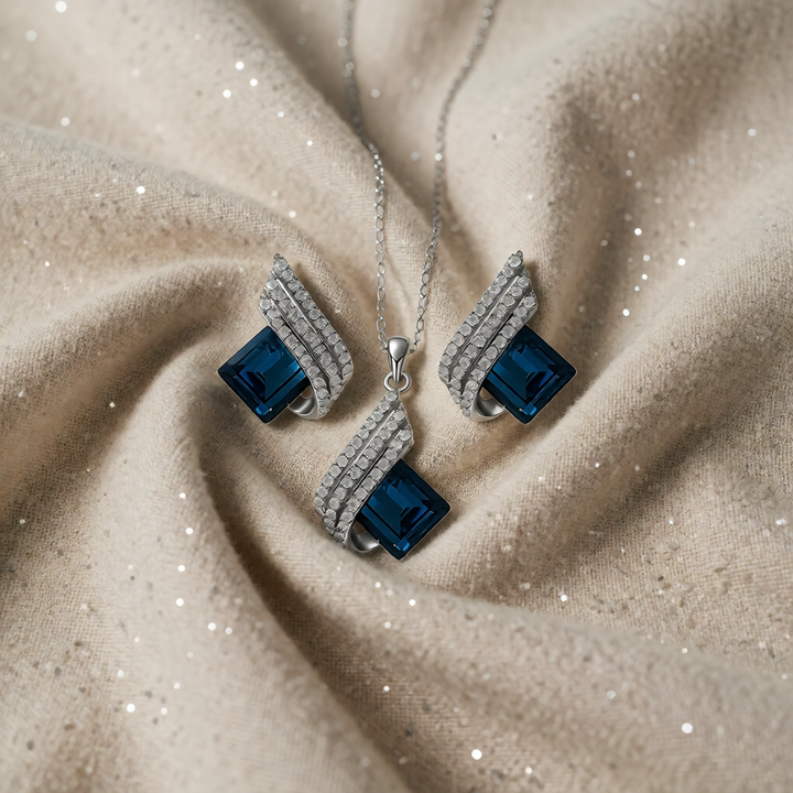 Silver Necklace Gráinne with Sapphire