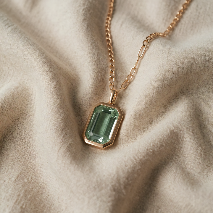 Rose Gold Necklace Saoirse with Emerald