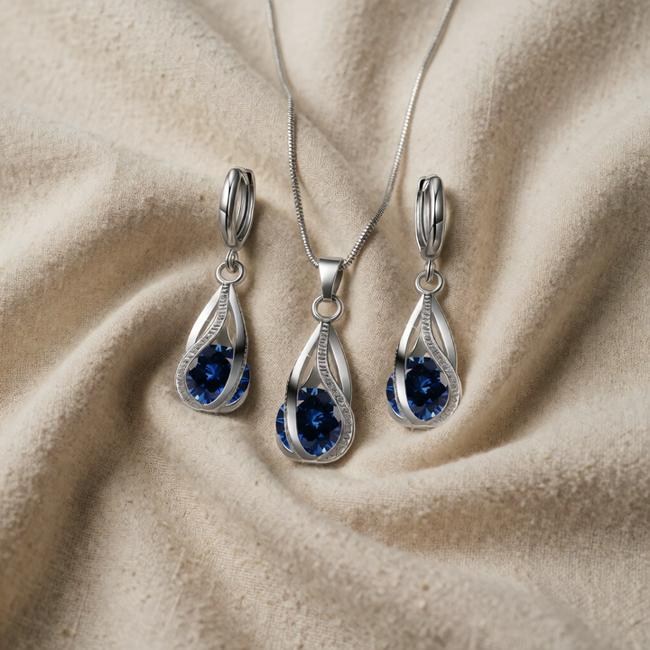 Silver Necklace Clíodhna with Sapphire