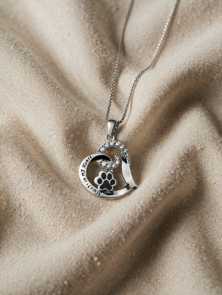 Silver Necklace Bríd with Paw Print Heart