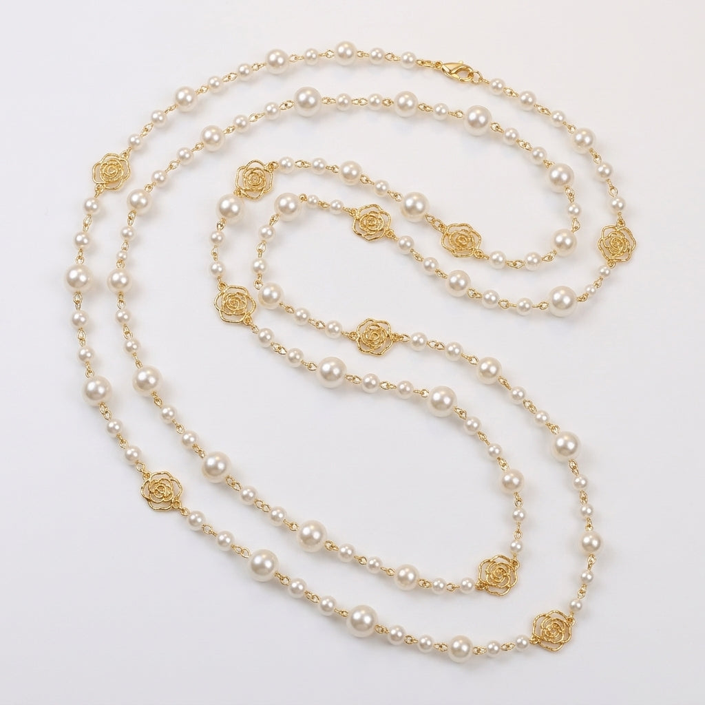 Pearl Beaded Necklace Muirne with Gold Rose Motif
