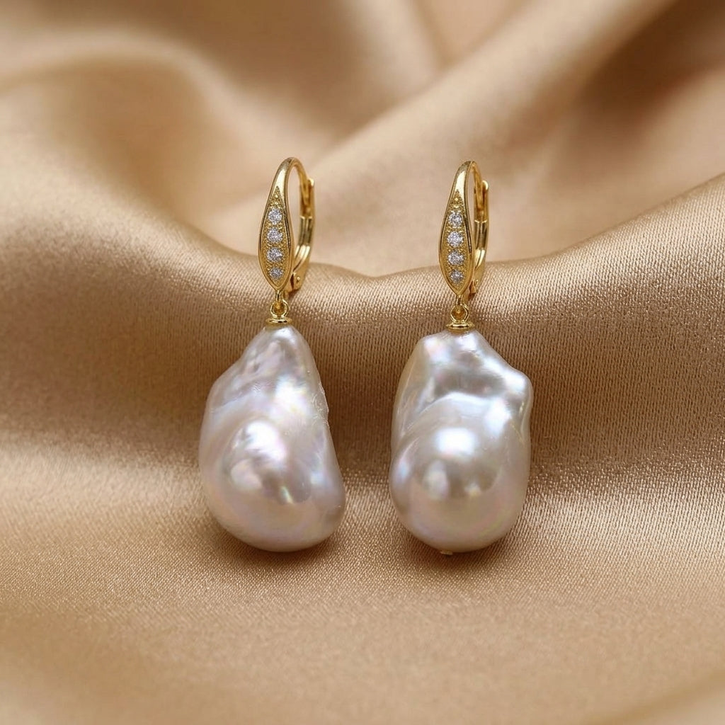 Gold Drop Earrings Órlaith with Baroque Pearl