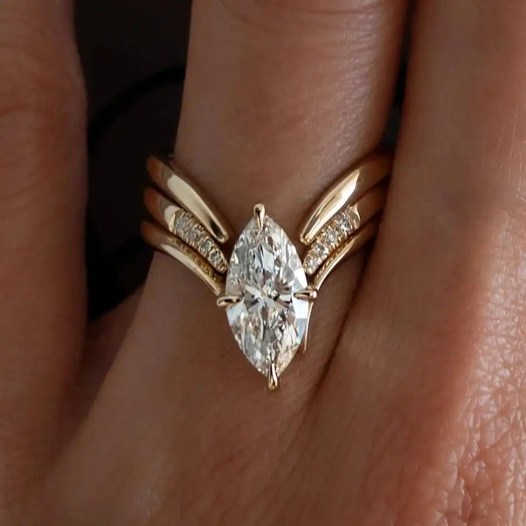 Gold Ring Set Aoibhinn with Marquise Crystal