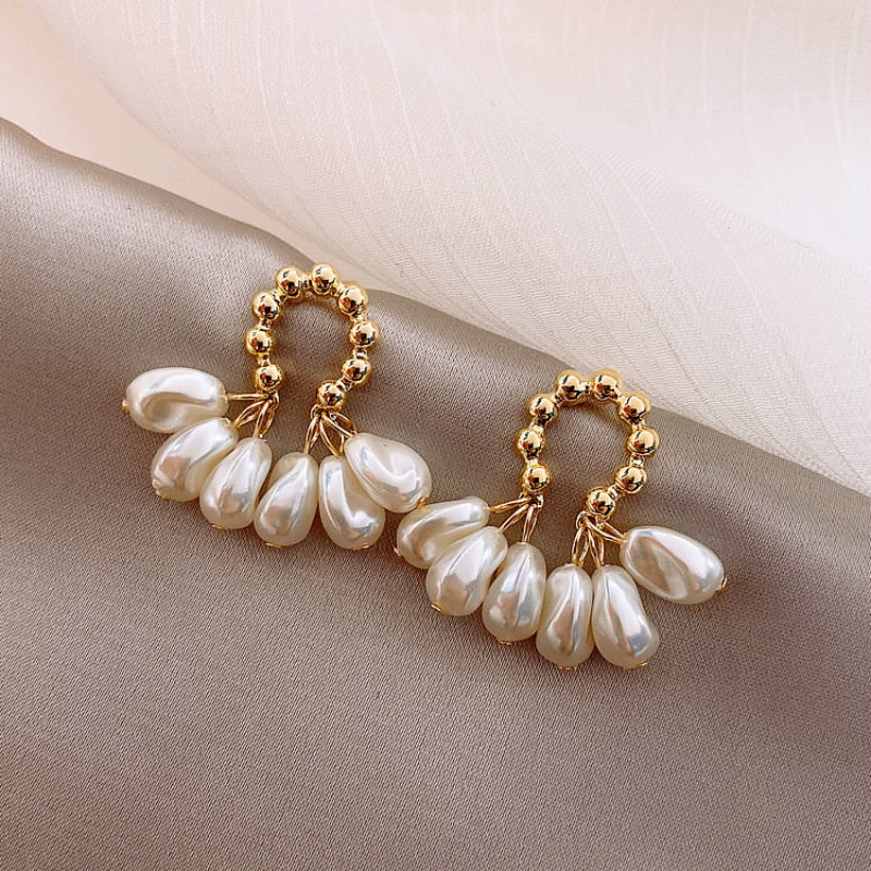 Gold Drop Earrings Neasa with Baroque Pearls