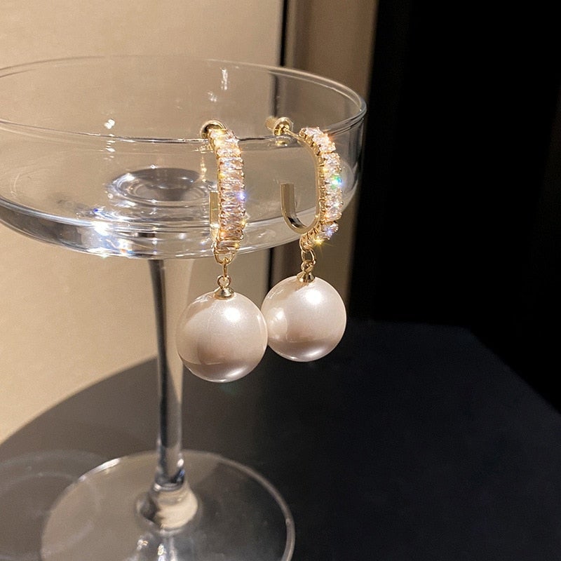 Gold Drop Earrings Aoibh with Grey Pearl