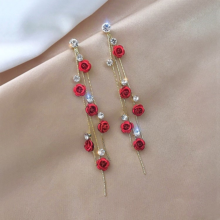 Gold Threader Earrings Béibhinn with Red Roses