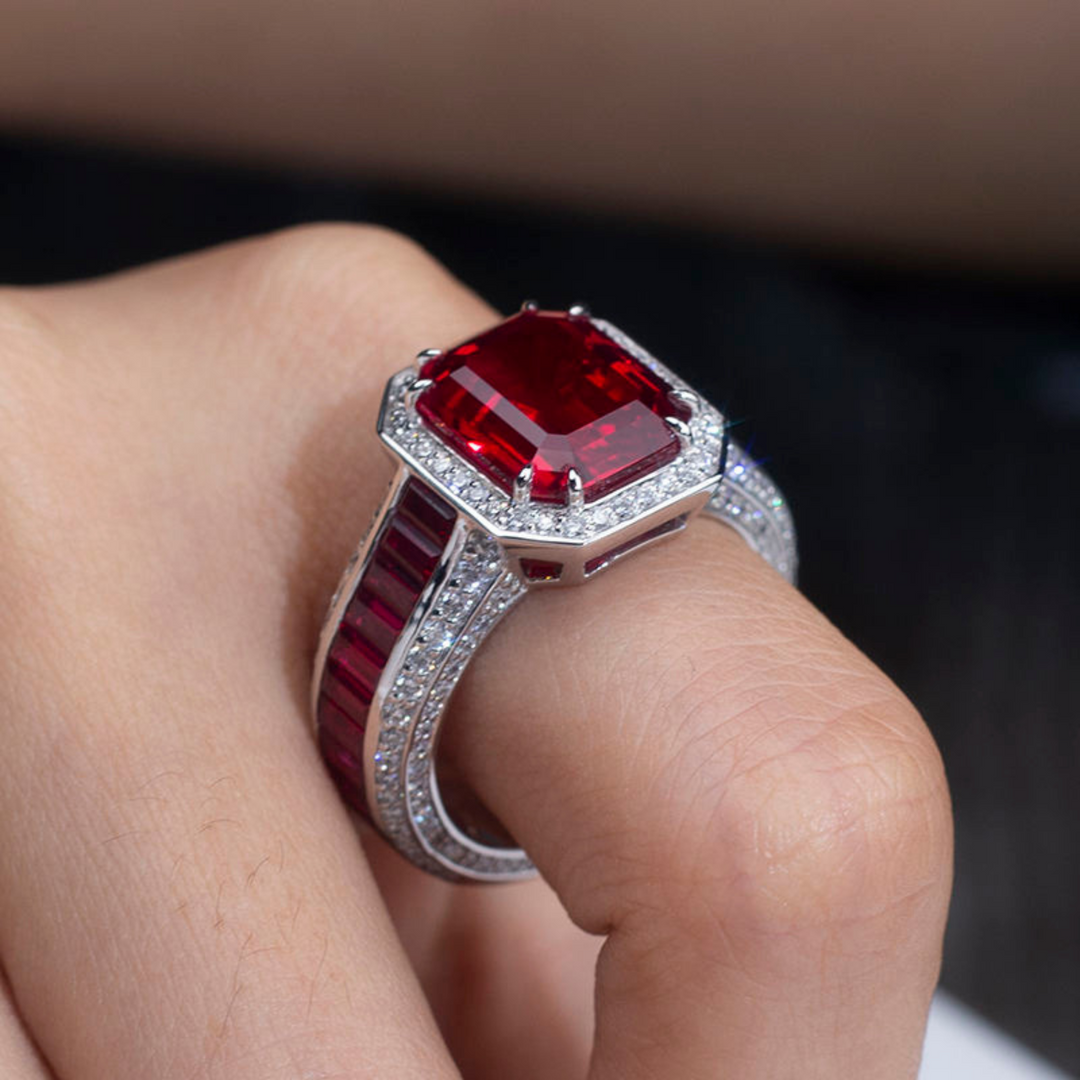 White Gold Ring Sinéad with Ruby Halo