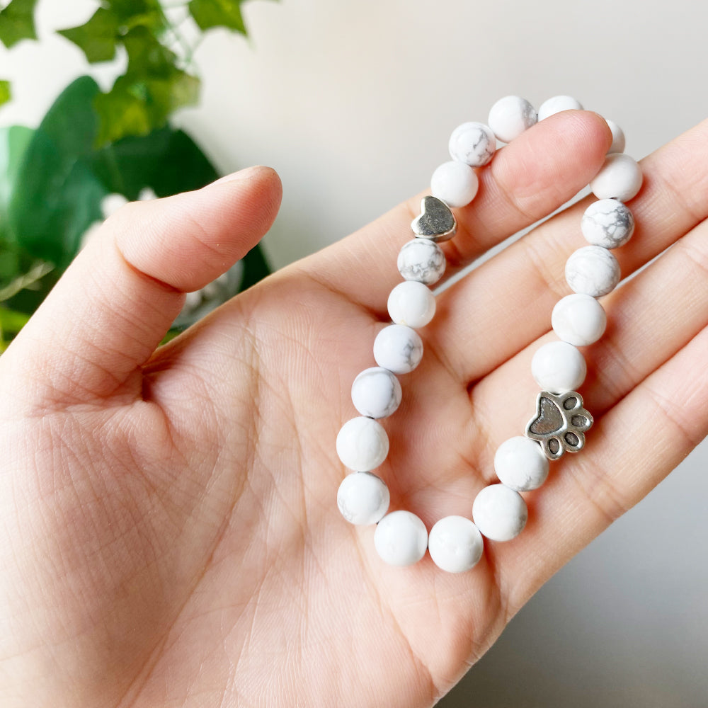 White Howlite Beaded Bracelet with Paw Print and Heart