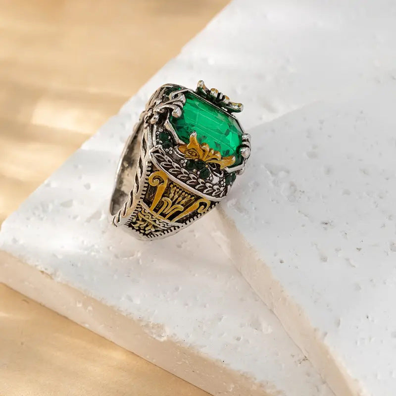 Gold Ring Aisling with Emerald
