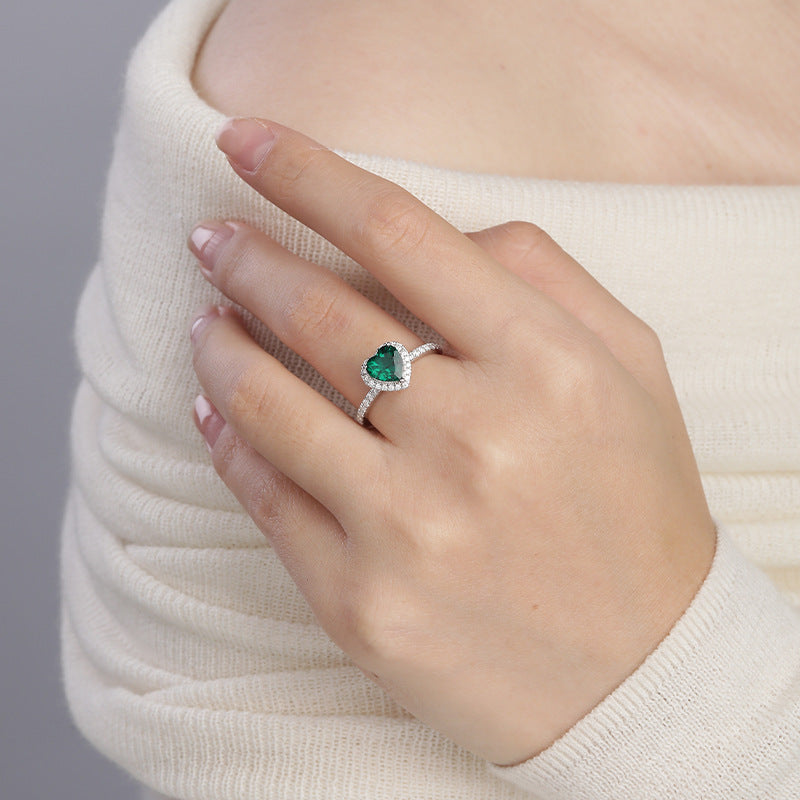 Silver Ring Sinéad with Emerald Heart &amp; Crystal Halo