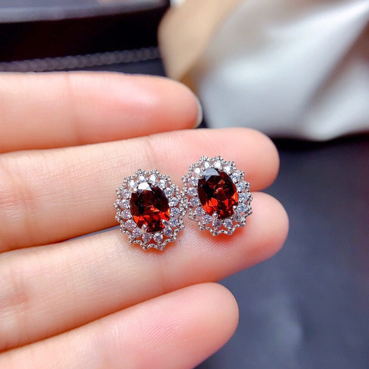 White Gold Ring Saoirse with Ruby