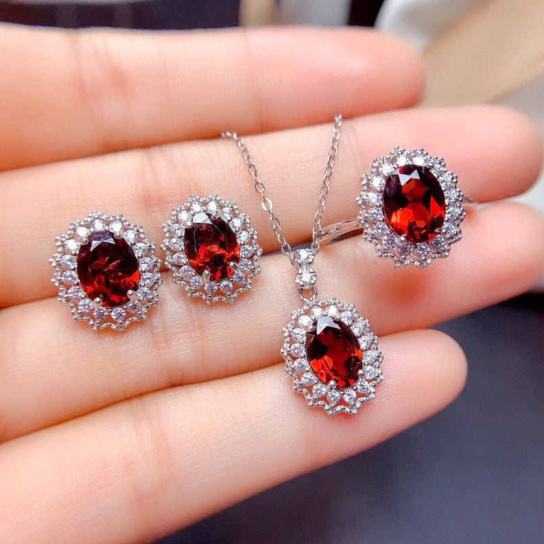 White Gold Ring Saoirse with Ruby