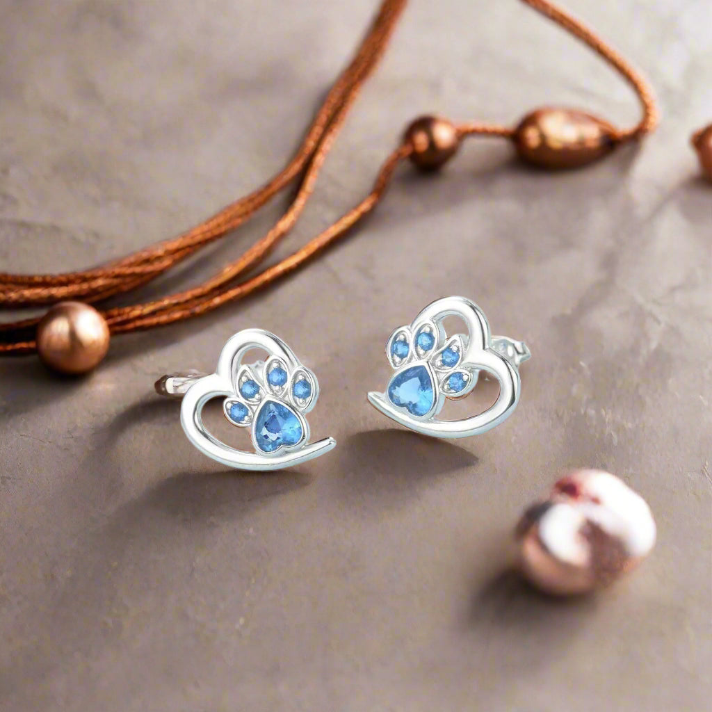 Silver Stud Earrings Órlaith with Heart and Paw