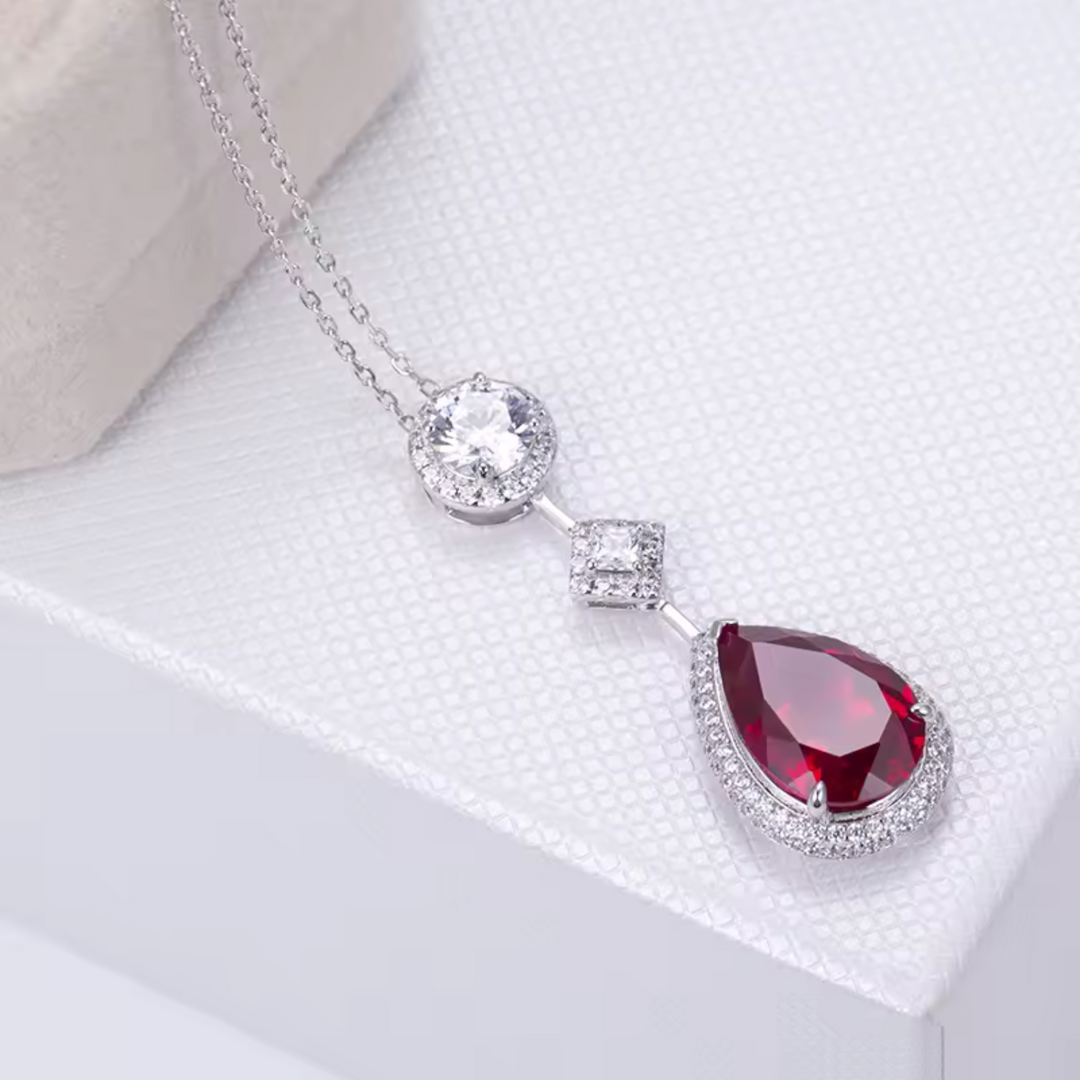Silver Necklace Órla with Ruby Drop