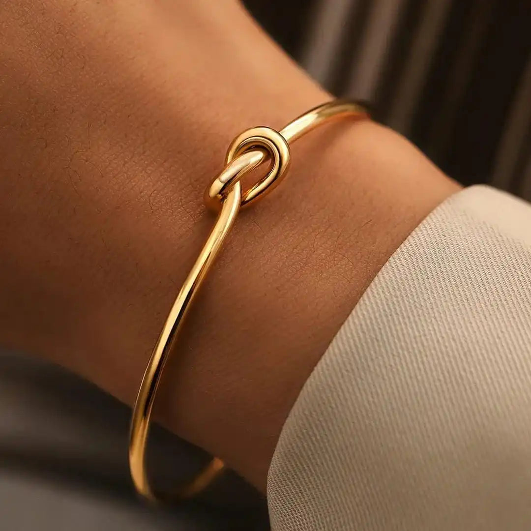 Gold Cuff Bracelet Eabha with Love Knot