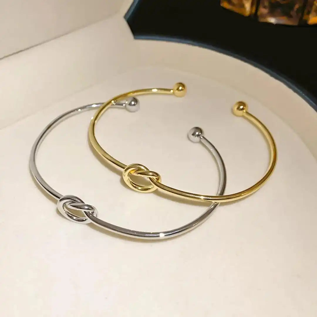 Gold Cuff Bracelet Eabha with Love Knot