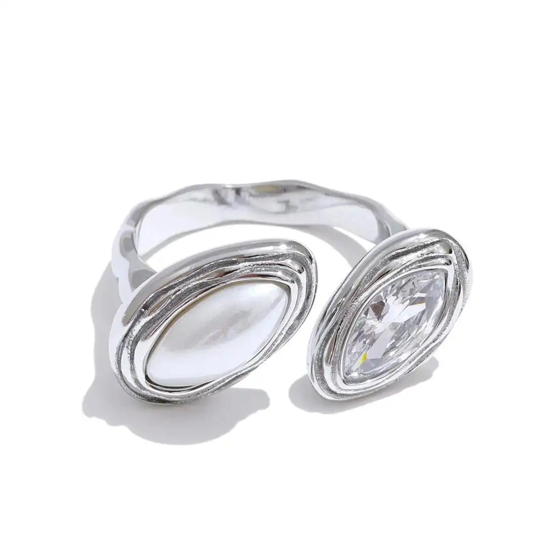 Gold Bypass Ring Sinéad with Tiger&