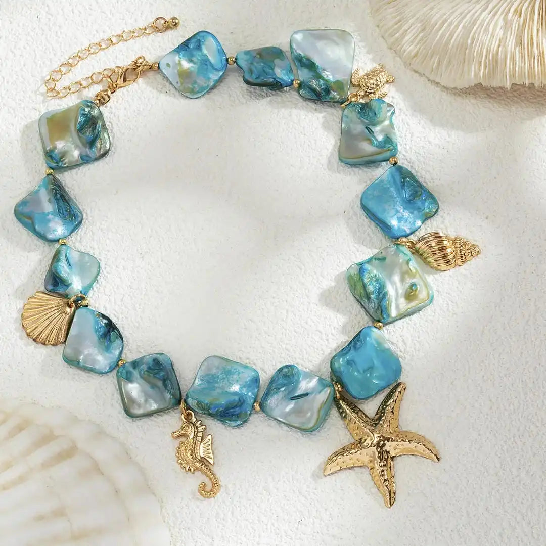 Gold Beaded Necklace Ailbhe with Starfish and Turquoise