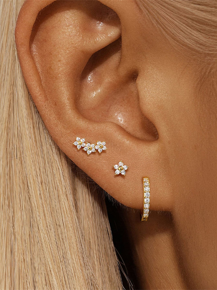 Gold Stud Earrings Treasa with Zirconia Star Motif