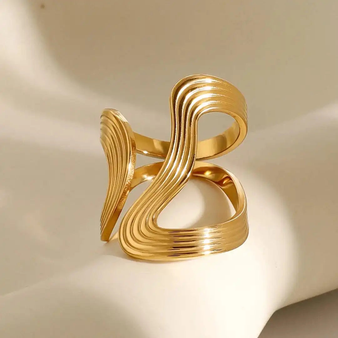 Gold Wave Ring Niamh
