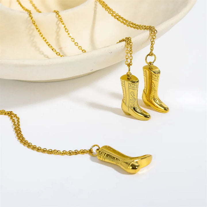 Gold Necklace Íde with Cowboy Boot Motif