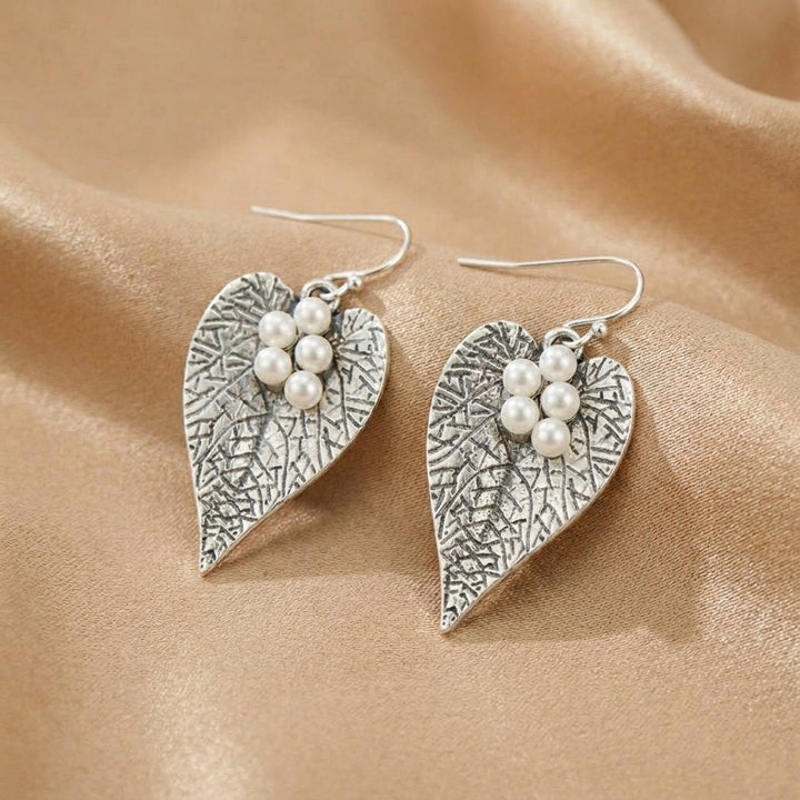 Silver Drop Earrings Aoibh with Leaf and Pearls