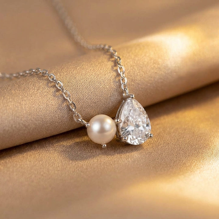 Silver Necklace Dingle with Pearl and Zirconia Teardrop