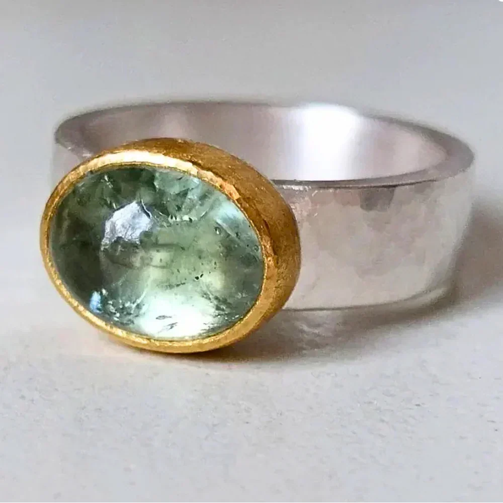 Silver &amp; Gold Ring Fiadh with Green Gemstone
