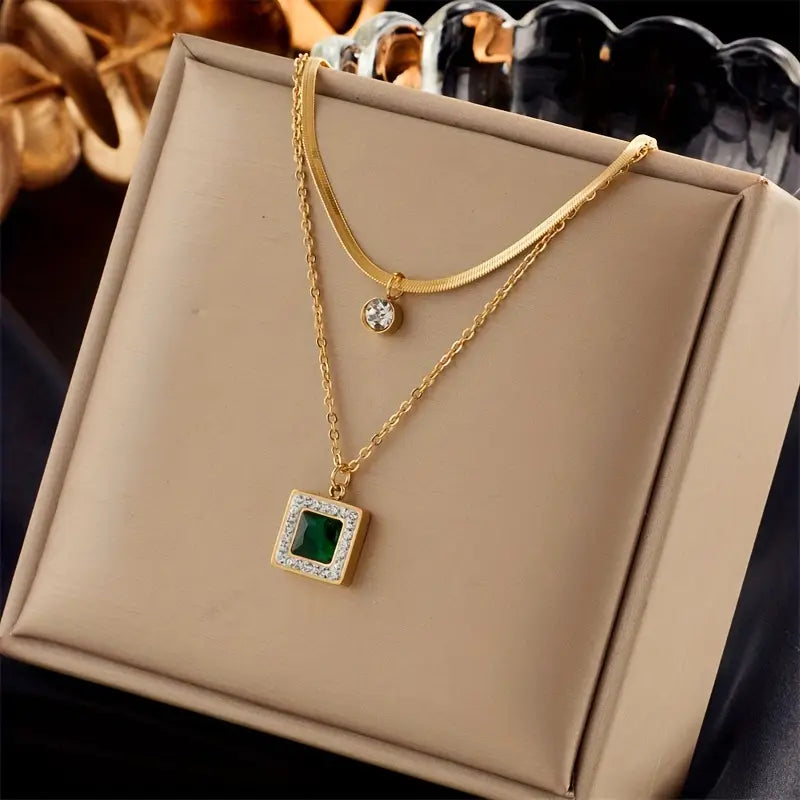 Gold Layered Necklace Fionnuala with Emerald