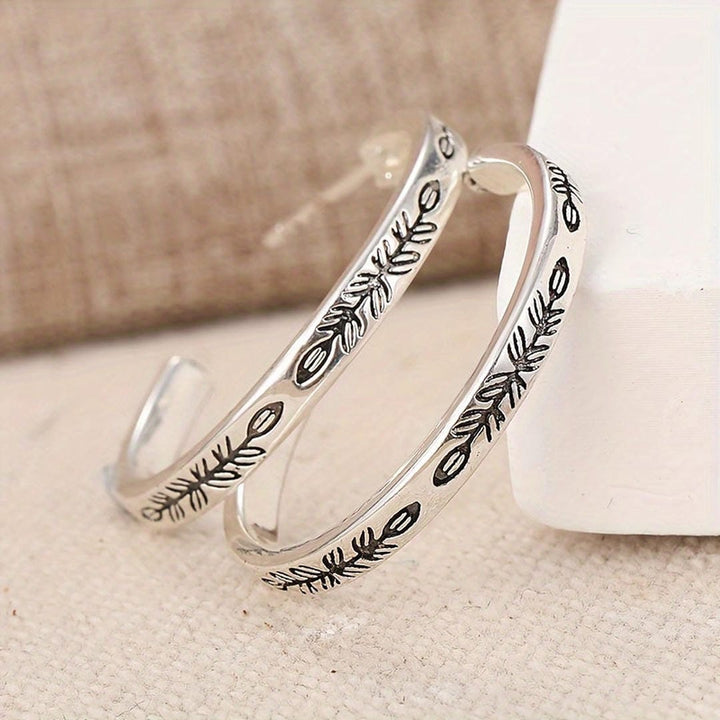 Silver Hoop Earrings Westport with Floral Engraving