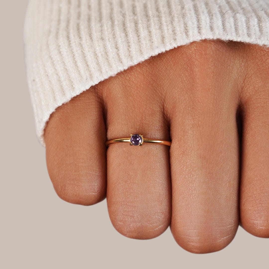 Gold Ring Emer with Birthstone