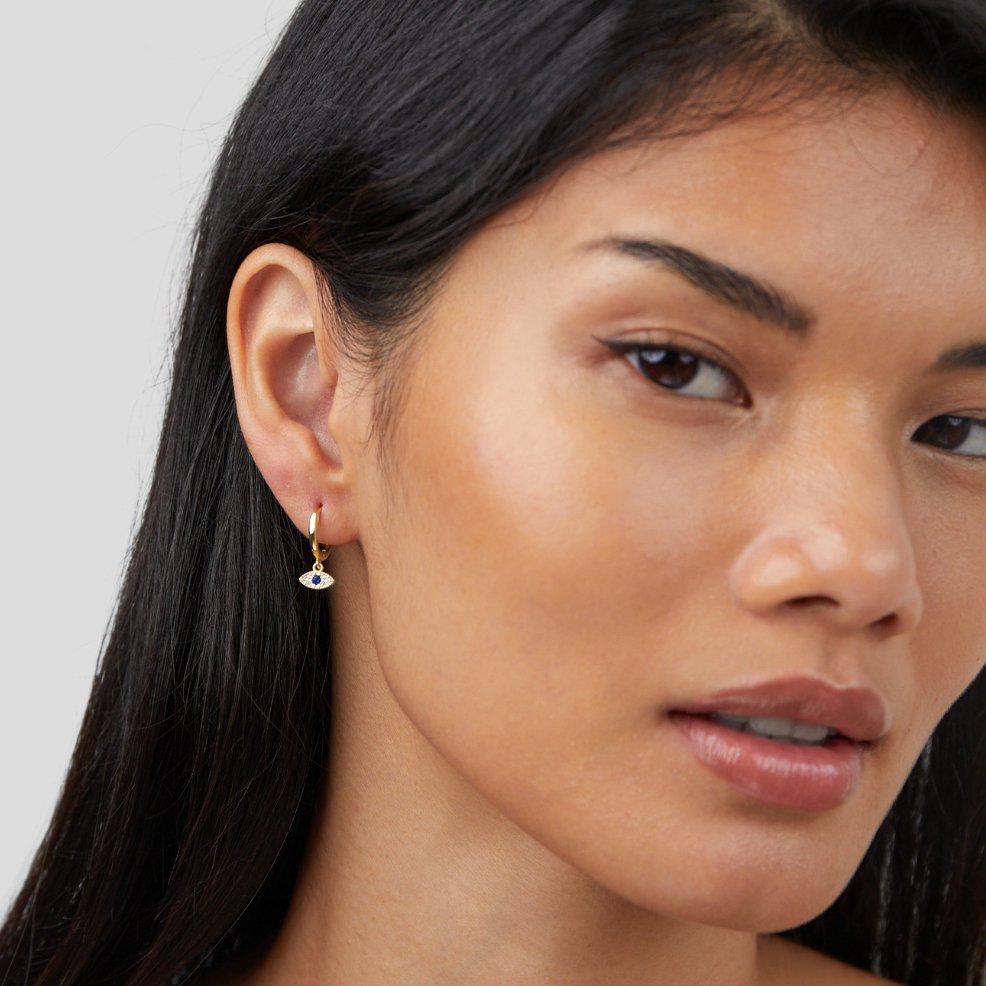 Gold Drop Earrings Íde with Sapphire Eye
