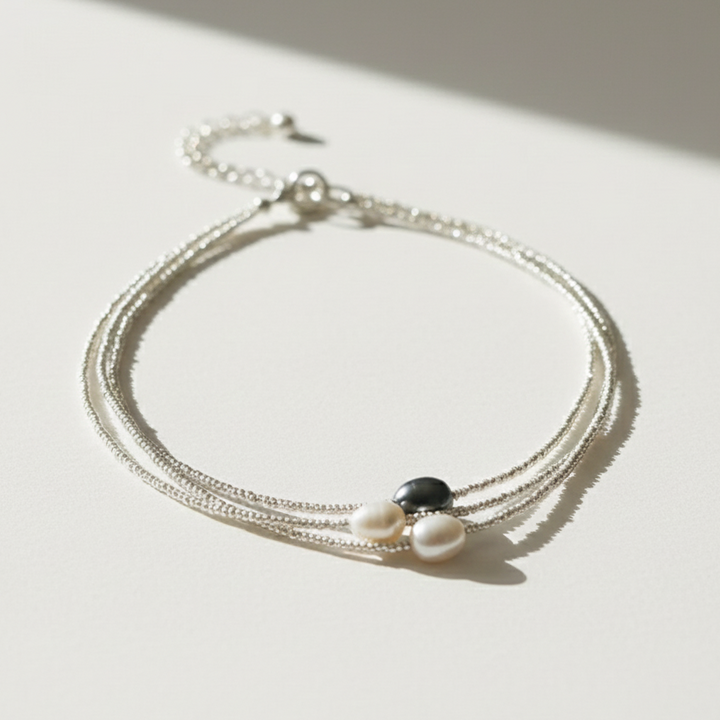 Silver Beaded Bracelet Kenmare with Pearls and Onyx