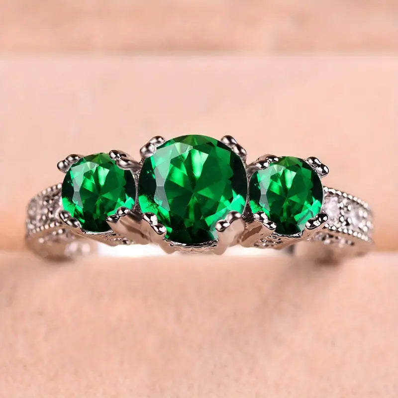 Silver Ring Íde with Emerald