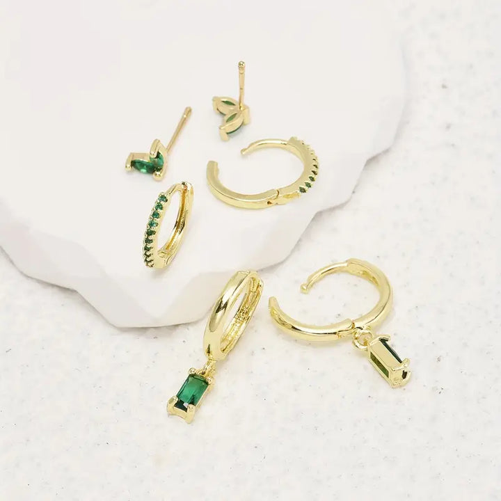 Gold Hoop Earrings Méabh with Emerald
