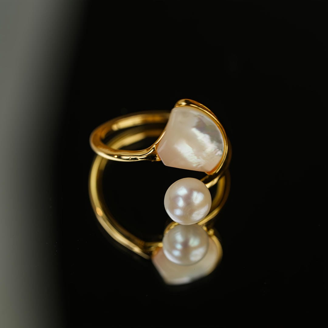 Gold Open Ring Íde with Pearls