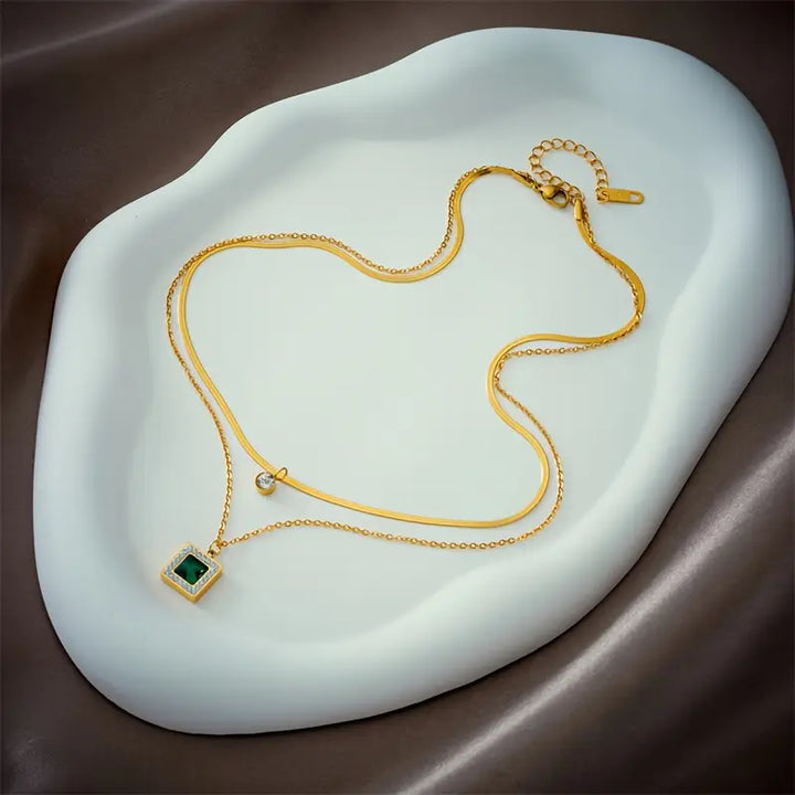 Gold Layered Necklace Fionnuala with Emerald