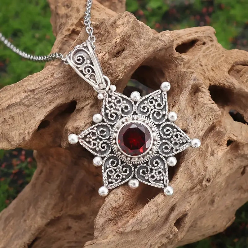 Silver Necklace Bríd with Ruby Star