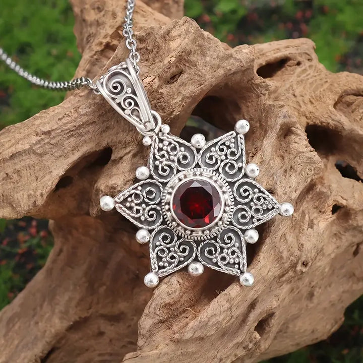 Silver Necklace Bríd with Ruby Star