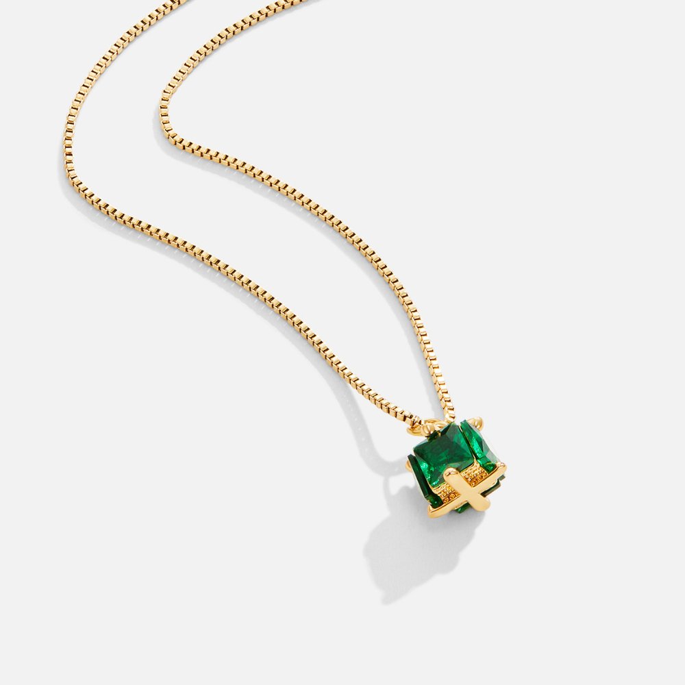 Gold Necklace Órlaith with Emerald