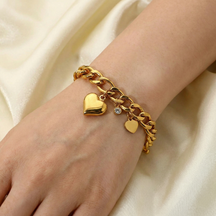 Gold Chain Bracelet Treasa with Heart